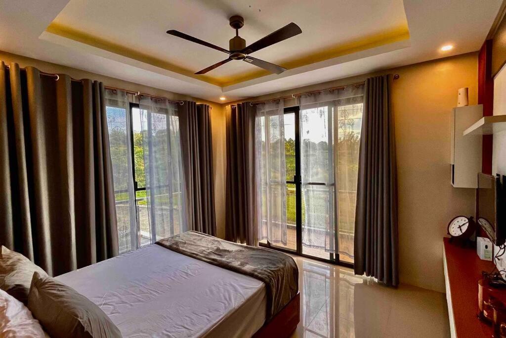 Overlooking Staycation At Sandari Batulao Tagaytay City Exterior foto