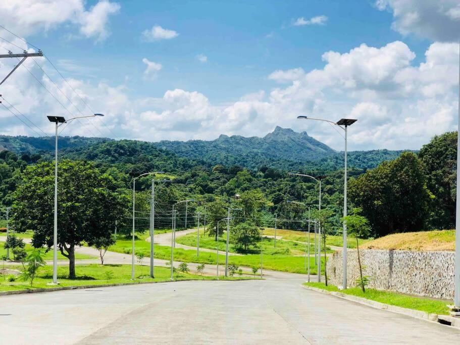Overlooking Staycation At Sandari Batulao Tagaytay City Exterior foto