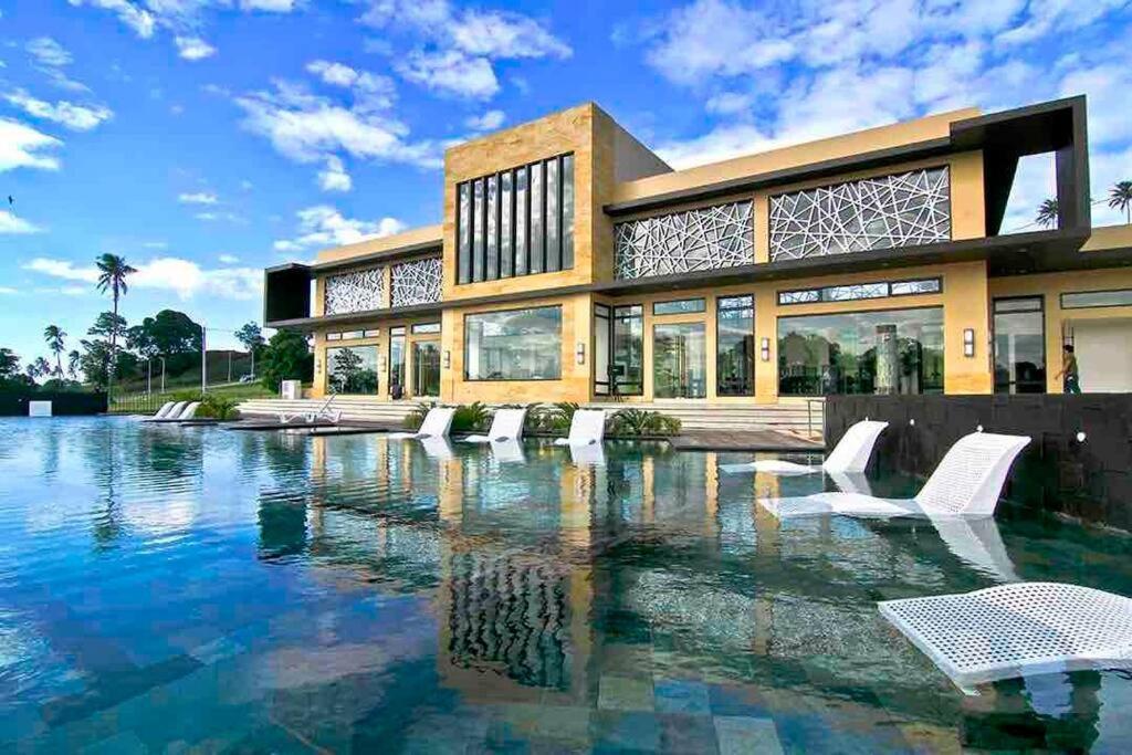 Overlooking Staycation At Sandari Batulao Tagaytay City Exterior foto