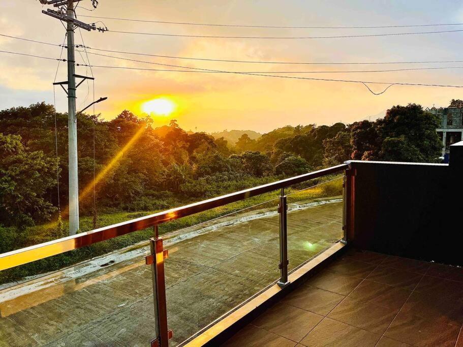 Overlooking Staycation At Sandari Batulao Tagaytay City Exterior foto